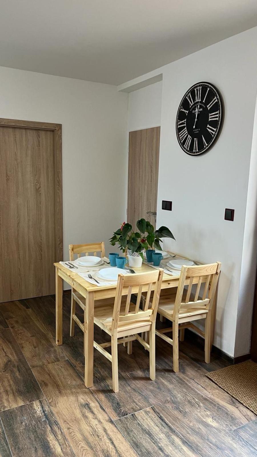 Apartman Kuga Mikulov Buitenkant foto