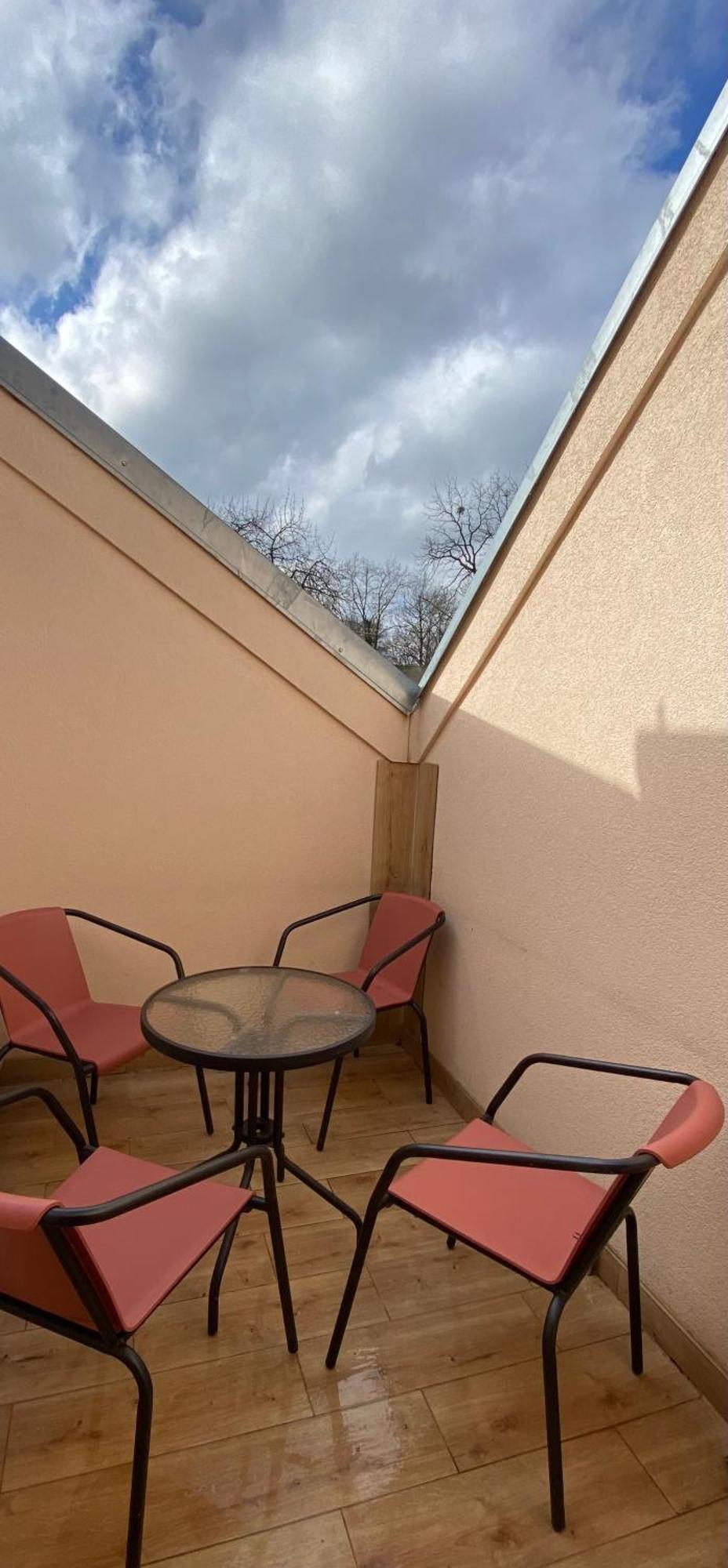 Apartman Kuga Mikulov Buitenkant foto